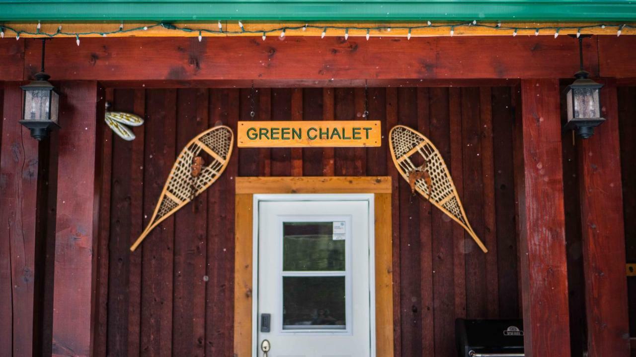 Cedar House Restaurant & Chalets Golden Eksteriør billede