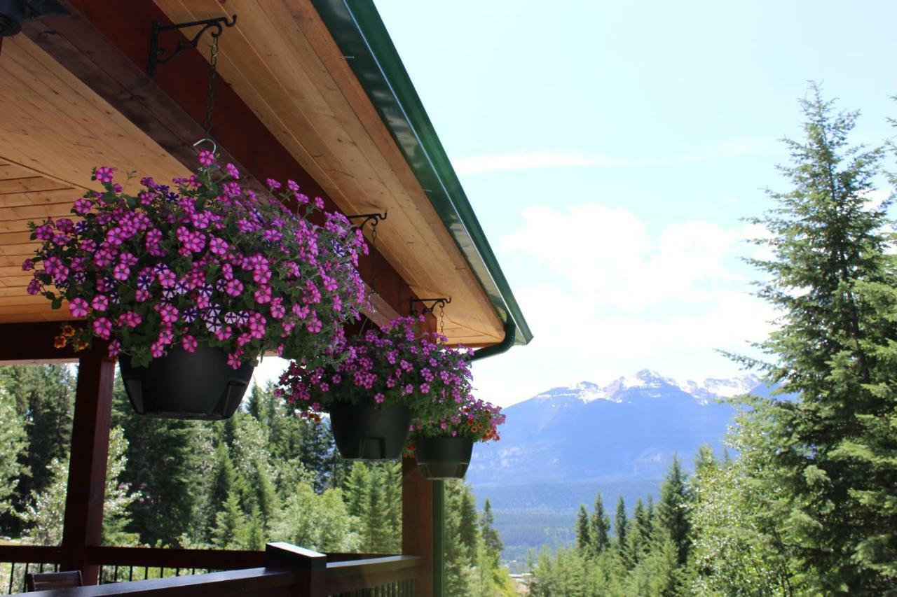 Cedar House Restaurant & Chalets Golden Eksteriør billede